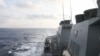 美國海軍第七艦隊發布照片顯示阿利伯克級導彈驅逐艦米利厄斯號(DDG 69)2023年3月24日在南中國海西沙群島附近海域巡航捍衛其自由航行的權利。