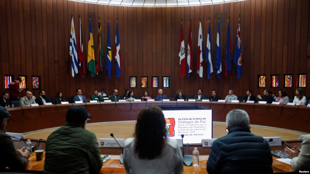 ARCHIVO . La quinta ronda de diálogos de paz entre el gobierno de Colombia y el Ejército de Liberación Nacional (ELN) se lleva a cabo en la Ciudad de México, México, el 17 de diciembre de 2023.