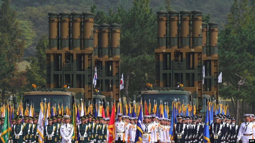 한국이 개발한 천궁 중거리 지대공미사일. (자료사진)