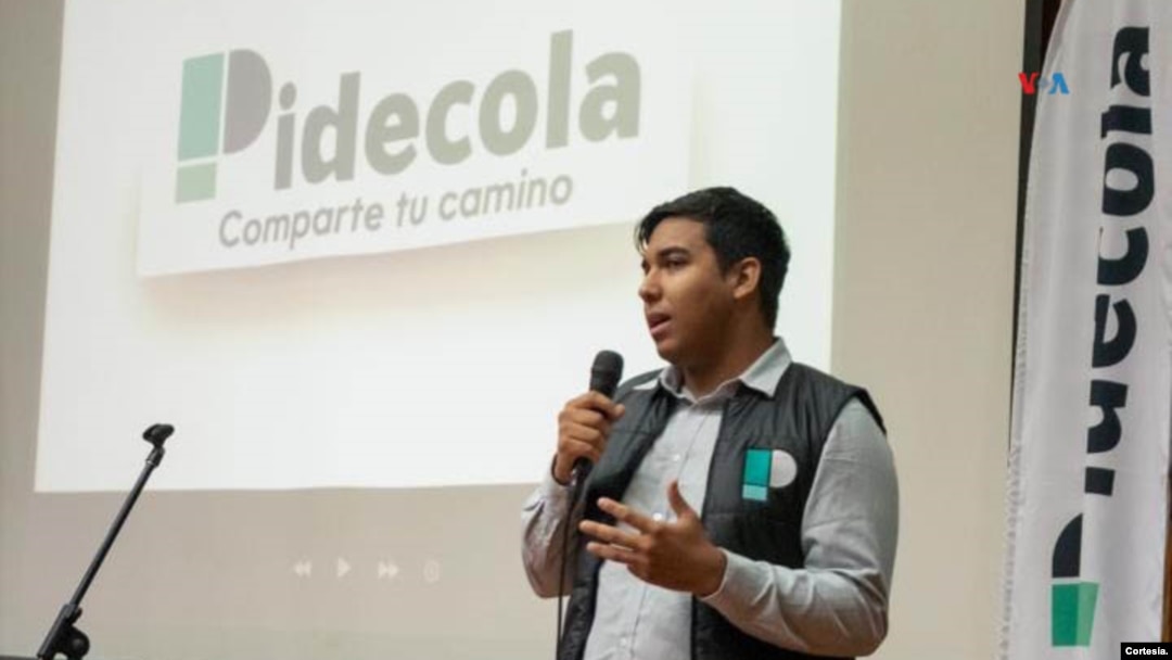 Christopher Miranda tiene 21 años y es el CEO y fundador de PideCola. Una palicación digital que tiene al público de estudiantes universitarios como su objetivo principal.