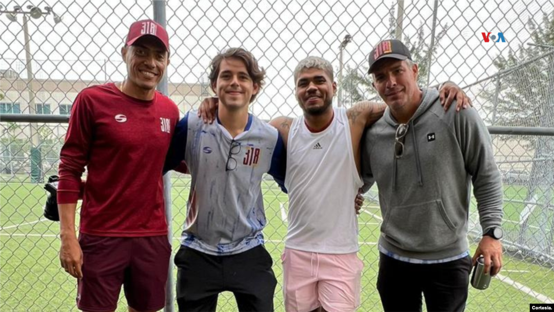 Carlos Colmenares (segundo de la izquierda) el fotógrafo venezolano que trabaja con el Inter de Miami.