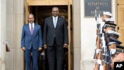 የዩናይትድ ስቴትሱ የመከላከያ ሚኒስትር ሎይድ ኦስትን፣ የሶማሊያውን ፕሬዝደንት ሃሳን ሼክ ሞሃሙድ ትናንት በፔንታጎን ተቀብለው አነጋግረዋል።