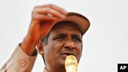 ፋይል - በሱዳን የፈጥኖ ደራሽ አዛዥ አብደልራሂም ሃምዳን ደጋሎ 