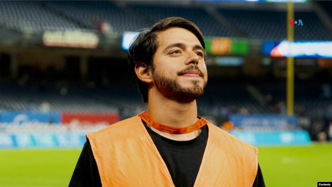 Carlos Colmenares es uno de los fotógrafos oficiales del Inter de Miami, el equipo de fútbol que ha ganado relevancia por fichar al astro argentino Lionel Messi.