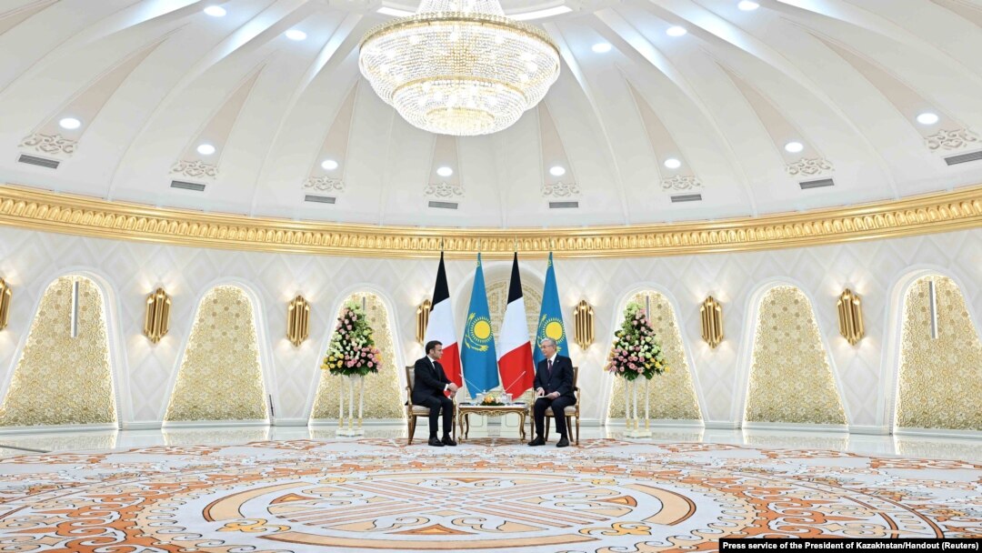 Qozog'iston rahbari Qosim-Jo'mart To'qayev Ostonada Fransiya rahbari Emmanuel Makron bilan muloqotda, 1-noyabr, 2023 