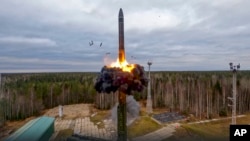 러시아가 지난해 10월 북서부 지역에서 대륙간탄도미사일(ICBM) '야르스'를 시험 발사하고 있다. (자료사진=러시아 국방부 영상 캡쳐)