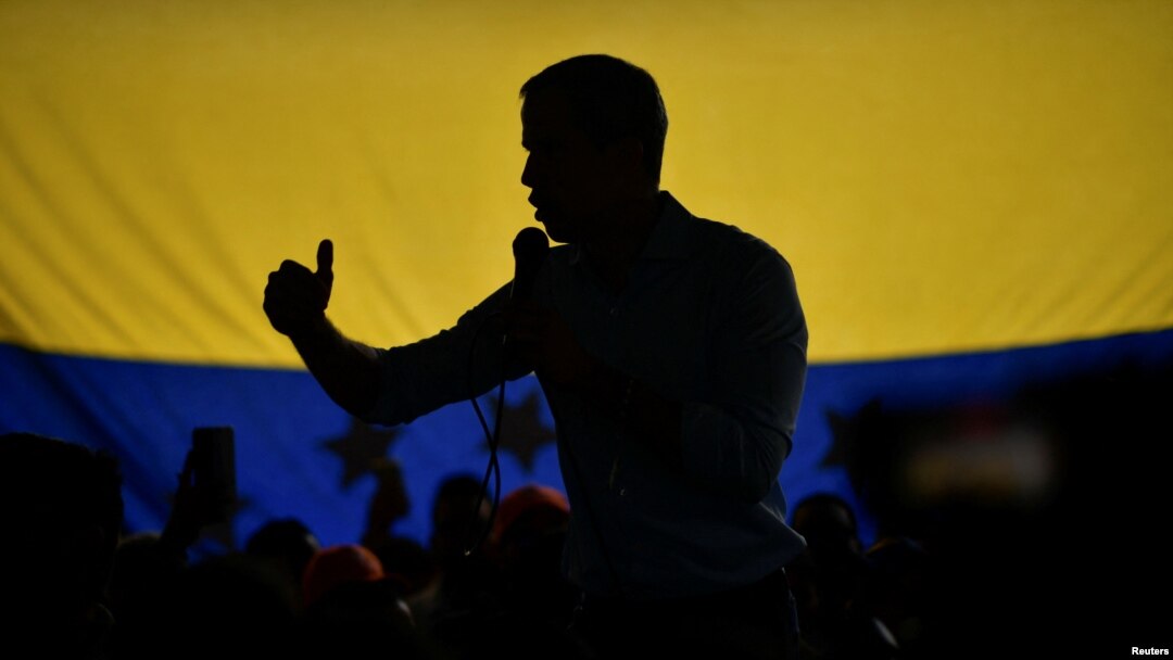 El líder opositor venezolano Juan Guaidó durante un mitin político en Caracas el 27 de octubre de 2022.