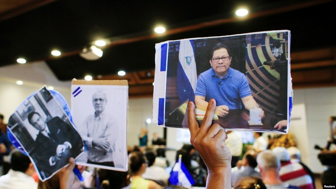ARCHIVO - Figuras destacadas del peridismo nicaraguense se sumaron a la lista de ciudadanos del país centroamericano a los que el gobierno de Daniel Ortega eliminó la nacionalidad y los obliga al exilio.