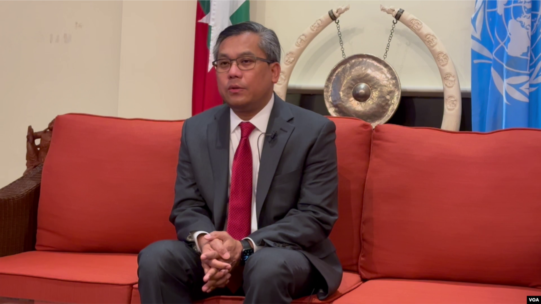 Kyaw Moe Tun, Myanmar's Ambassador to the United Nations, speaks with VOA's Ingyin Naing, at the Office of the Permanent Representative of Myanmar to the United Nations in New York, Dec. 9, 2022. 