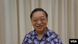 桐蔭横濱濱大學法學部教授Pema·Gyalpo （美國之音歌籃）