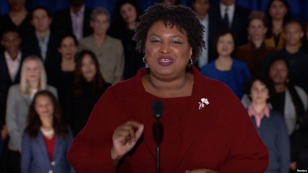 La excandidata a la gobernación de Georgia Stacey Abrams pronuncia respuesta demócrata al discurso sobre el estado de la Unión el 5 de febrero de 2019.
