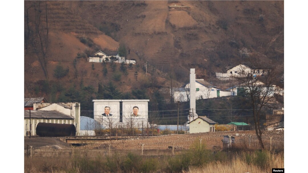 지난해 4월 중국 단둥에서 바라본 북한 신의주.