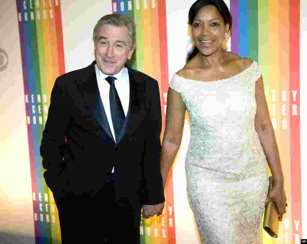 El actor Robert DeNiro lleg&oacute; a la premiaci&oacute;n acompa&ntilde;ado de su esposa,&nbsp; Grace Hightower.