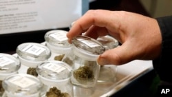 加拿大不列顛哥倫比亞省一家出售醫用大麻的中心。（ 資料照片）