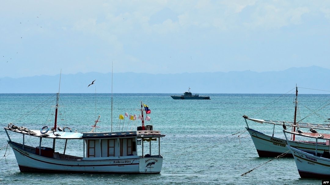 ARCHIVO - Vista del mar frenta a la Isla de Margarita en Venezuela.