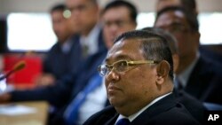 အိန္ဒိယ၊ နယူးဒေလီရောက်ရှိနေတဲ့ မြန်မာနိုင်ငံခြားရေးဝန်ကြီး ဦးဝဏ္ဏမောင်လွင် (ဇူလိုင် ၁၅၊ ၂၀၁၅)