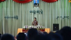 ချင်းဒေသခံများ ဒေါ်အောင်ဆန်းစုကြည်နဲ့တွေ့ဆုံ