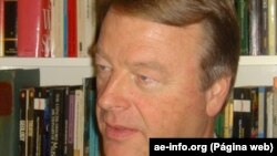 André Thomashausen, professor universitário e analista