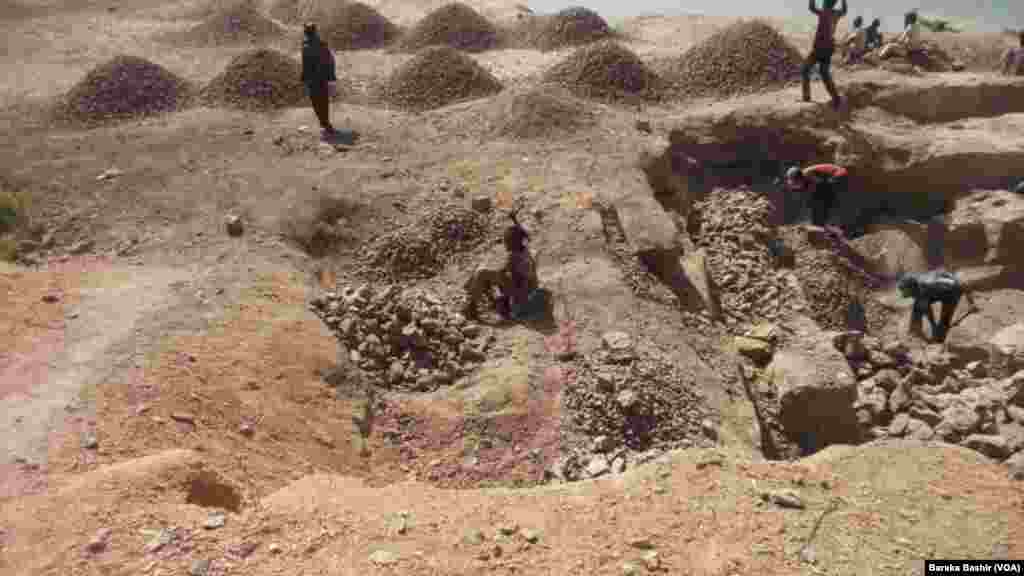 Matasa Masu Sana'ar Fashin Dutse A Zainawa