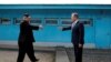 金正恩与文在寅2018年4月27日在板门店停战村握手并举行首次会晤。