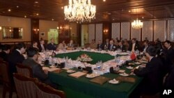 پیش از این نیز نشست های متعدد در مورد ایجاد طرح عملی برای روند صلح افغانستان برگزار شده است 