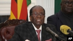 Presidente Robert Mugabe falou à nação a partir da Casa Oficial do Estado, em Harare, Zimbabwe, Nov, 19, 2017. 
