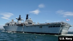 英國皇家海軍海神之子號兩棲戰艦2018年6月訪問日本橫須賀港美軍基地（美國海軍照片）