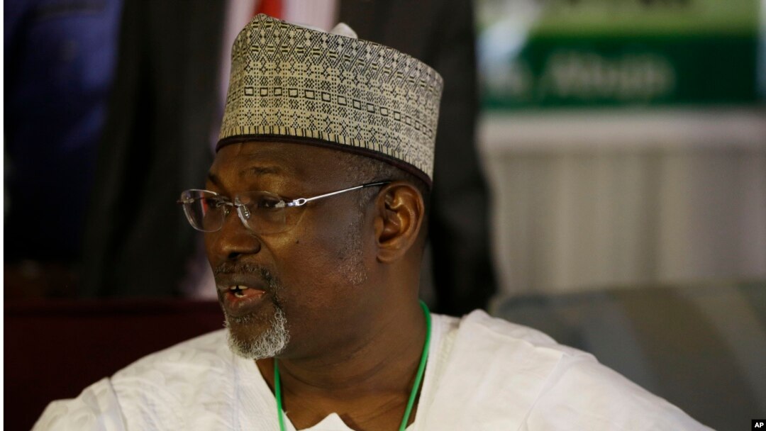 Shugaban Hukumar Zabe ta INEC Farfasa Attahiru Jega a Abuja, Maris 30, 2015.