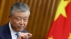 中国驻英国大使刘晓明2019年8月15日在伦敦举行的记者会上讲话。