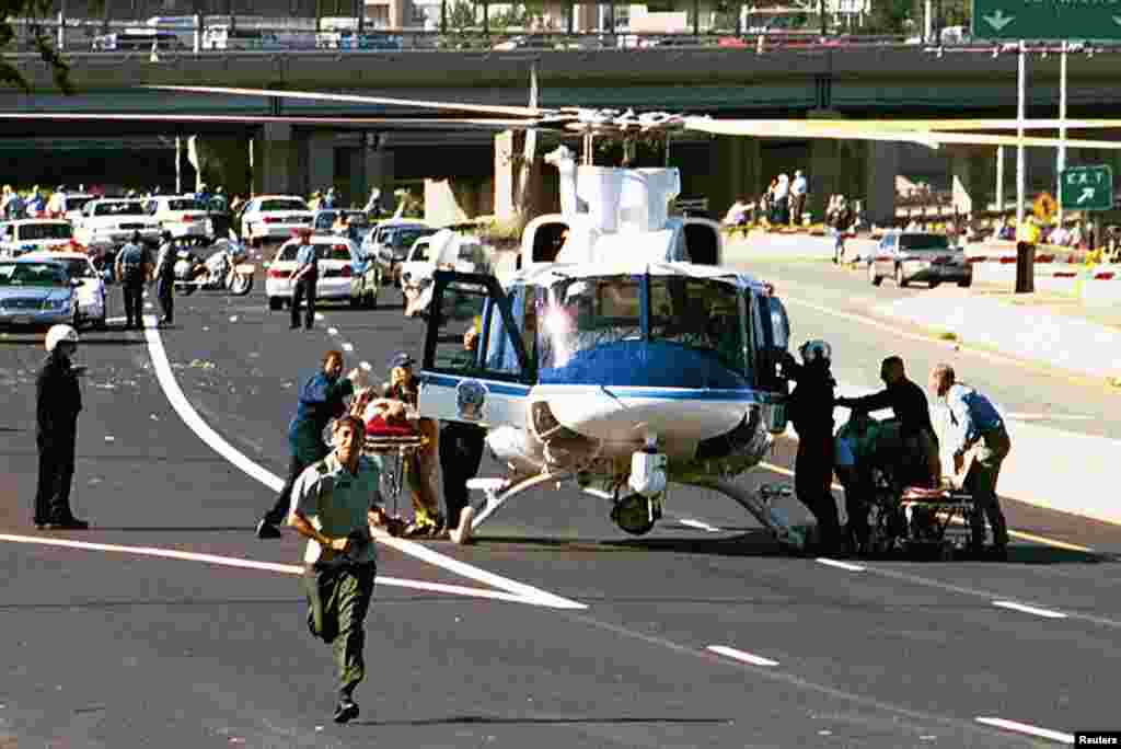 直升機在五角大樓旁的街道上救護傷者