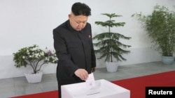 北韓領導人金正恩在投票