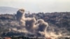 El humo se eleva desde el lugar de un ataque aéreo israelí que tuvo como objetivo un área en la aldea de Khiam, en el sur del Líbano, el 30 de octubre de 2024. AFP