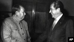 Mao Zedong y Nixon se reunieron en 1972 durante la visita presidencial, pero Nixon regresó a China tras Tiananmen.