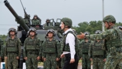 台湾总统赖清德2025年7月10日观摩M1A2T新式战车换装训练。(照片由台湾总统府提供)