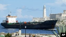 Según informó Bloomberg, los buques Ocean Elegance y S-Trotter, dos de los 34 sancionados por EE.UU. en abril, cambiaron sus nombres a Océano y Tropic Sea. 
