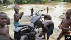 Padre Casimiro Congo critica marcha do MPLA
