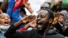 Manifestantes contra a lei das finanças entram em confronto com a polícia em Nairobi