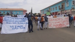 Revisão Constitucional em Angola: Juristas fazem leituras diferentes e esperam forte debate - 2:45