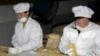 유엔 산하 세계식량계획(WFP)의 지원으로 운영되는 북한 신의주의 한 식품 공장에서 취약계층에게 지급될 영양 비스킷을 생산하고 있다. (자료사진)