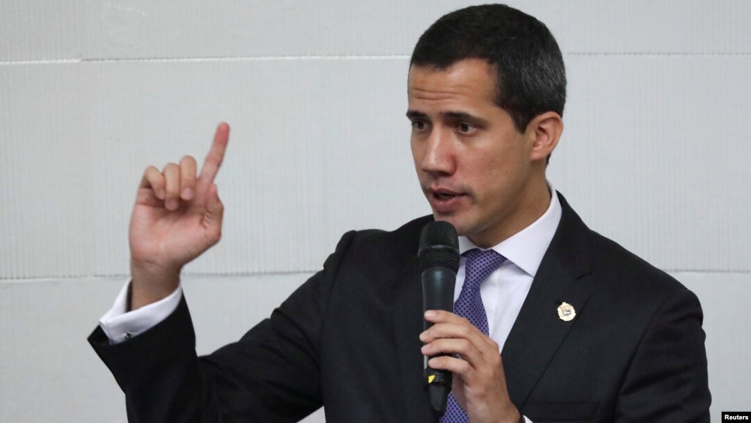 El presidente encargado de Venezuela, Juan Guaidó, aboga porque no se renueve una licencia que le permita a la compañía operar a pesar de las sanciones al sector.