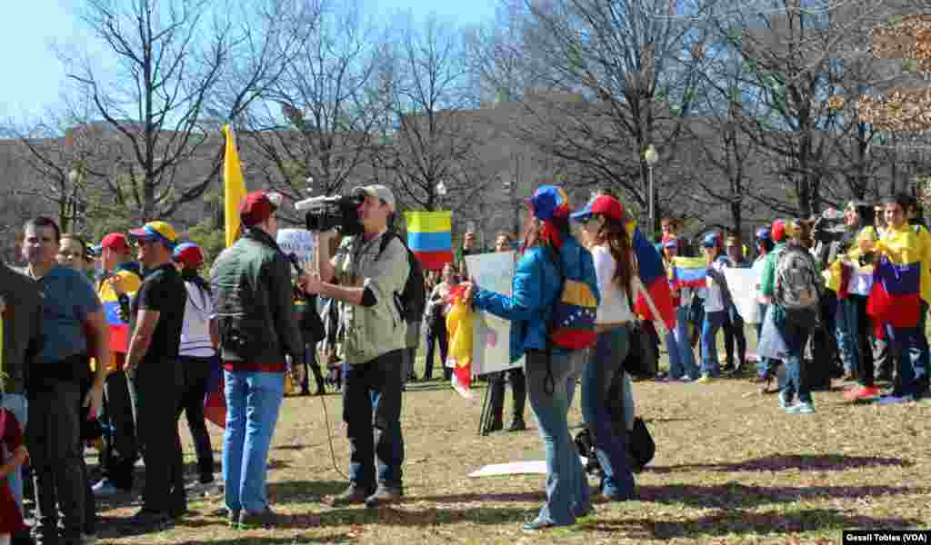 Venezolanos protestan en las calles de Washington