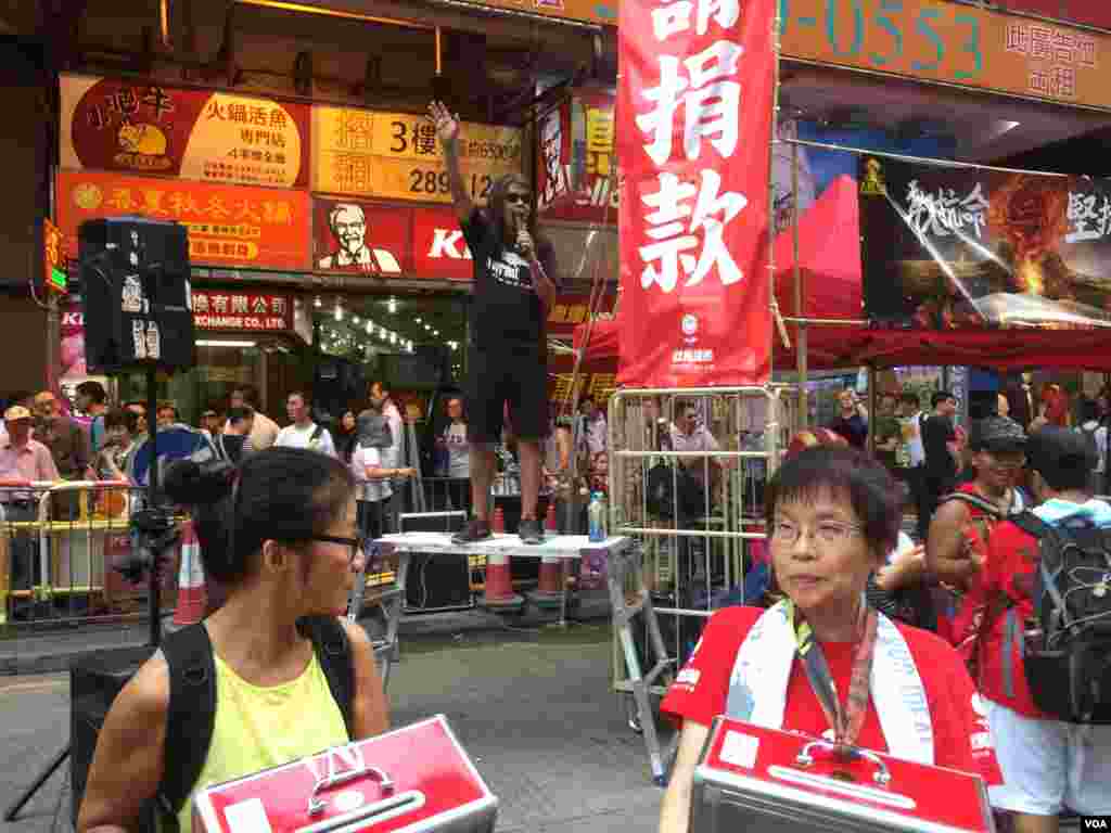 數萬港人參加七一大游行誓言守護香港(美國之音海彥拍攝)
