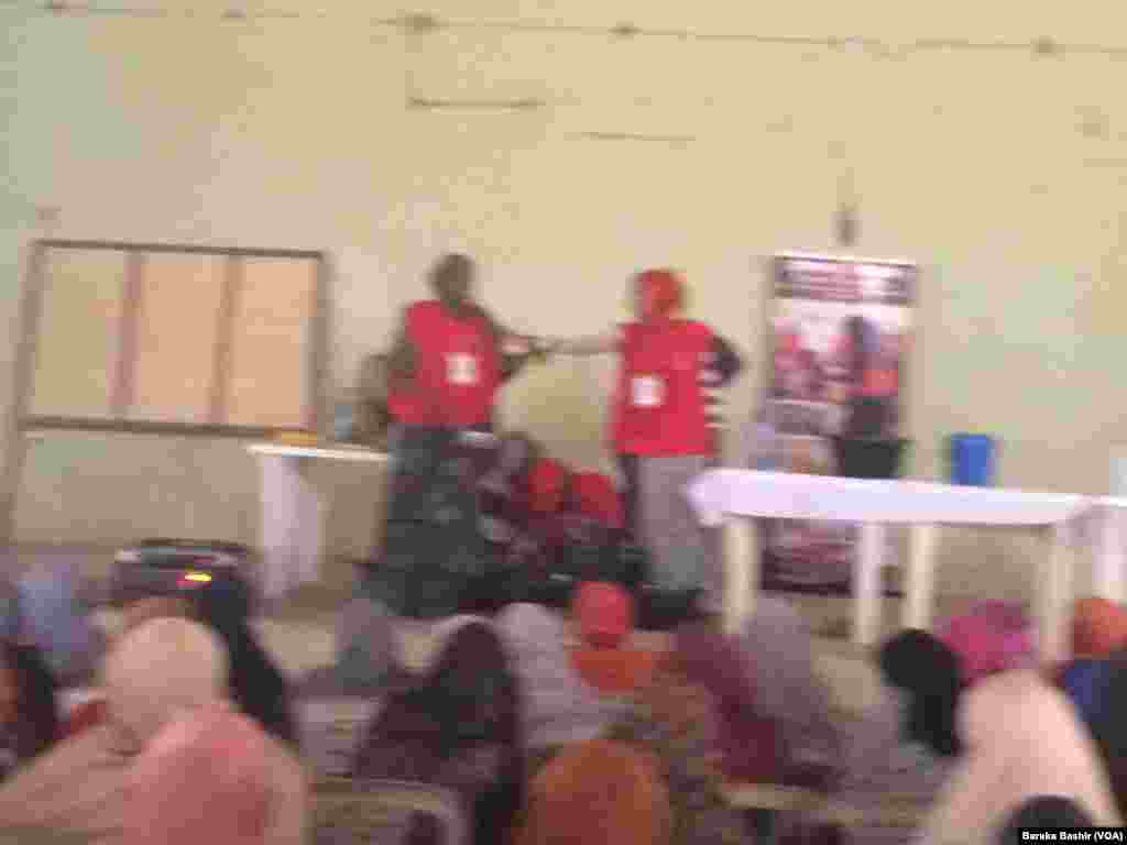 Kungiyar Orphans And Women Support Foundation Ta Hoaras Da Mata Sana'o'in Hannu A Jihar Kano