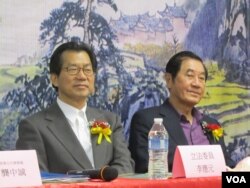 民進黨籍立委李應元( 左 ) 和陳唐山(美國之音容易拍攝)