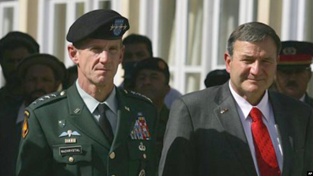General Stanley McChrystal, left, with Ambassador Karl Eikenberry at a memorial ceremony in Kabul last fall
