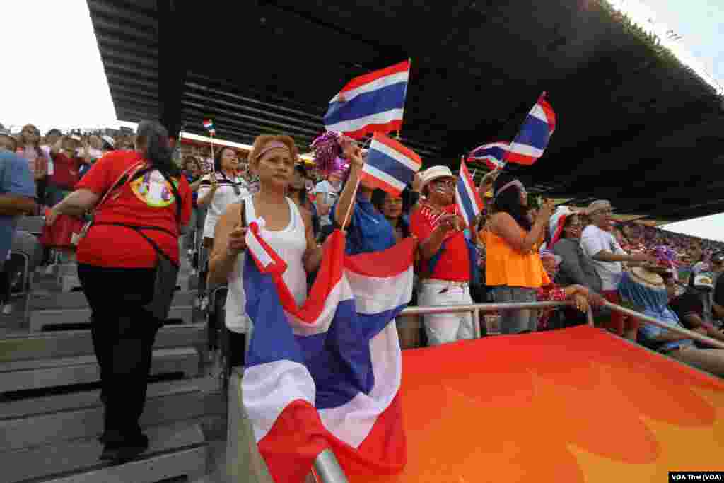 สีสันกองเชียร์ไทยในวันแห่งชัยชนะ