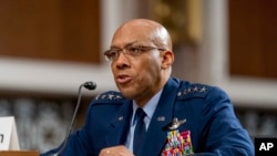 美國空軍參謀長、空軍上將布朗在國會參議院的一次聽證會上作證。（美聯社資料圖）