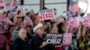 Partidarios del senador Ted Cruz, republicano por Texas, durante un mitin, el martes 29 de octubre de 2024, en Jourdanton, Texas.
