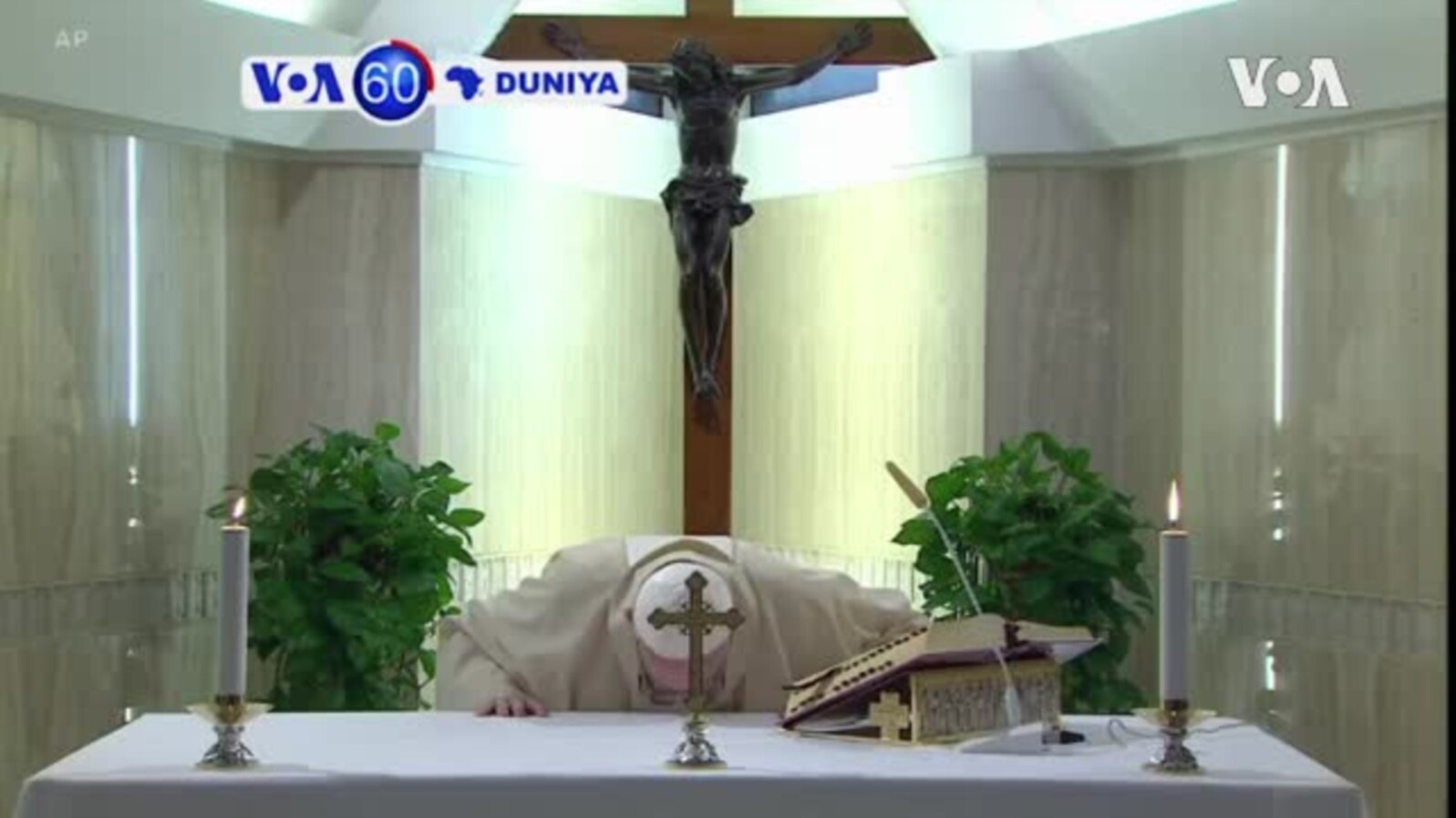VOA60 DUNIYA: A Vatican Fafaroma Francis Ya Yi Addu’a Ranar Litinin A Bikin Ista Ga Masana Kimiyya Ta Yadda Za Su Kawo Karshen Coronavirus