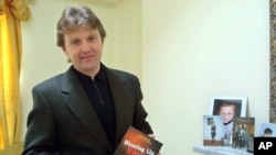 Alexander Litvinenko (2002 photo)